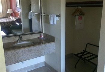Econo Lodge Norwalk Dış mekan fotoğraf